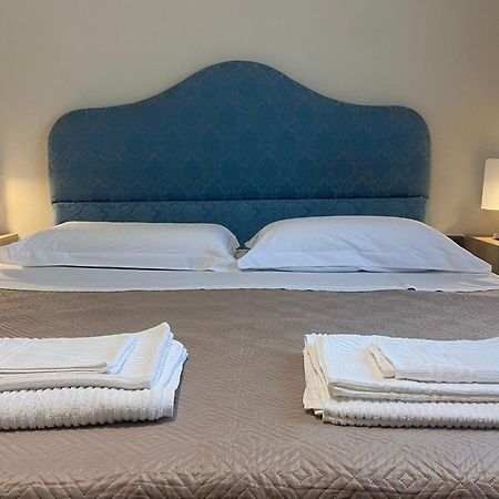 Casa Battisti Messina Guest House In Centro Citta, Ideale Per Famiglie O Gruppi Zewnętrze zdjęcie