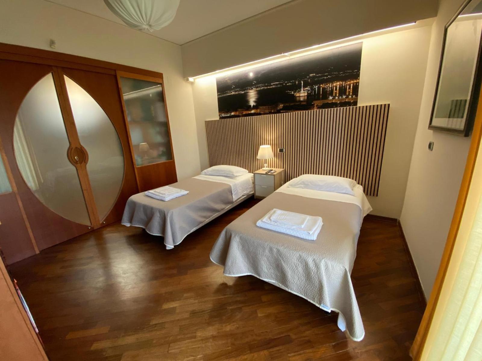 Casa Battisti Messina Guest House In Centro Citta, Ideale Per Famiglie O Gruppi Zewnętrze zdjęcie