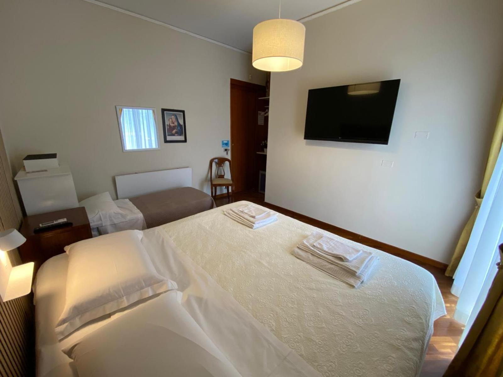 Casa Battisti Messina Guest House In Centro Citta, Ideale Per Famiglie O Gruppi Zewnętrze zdjęcie