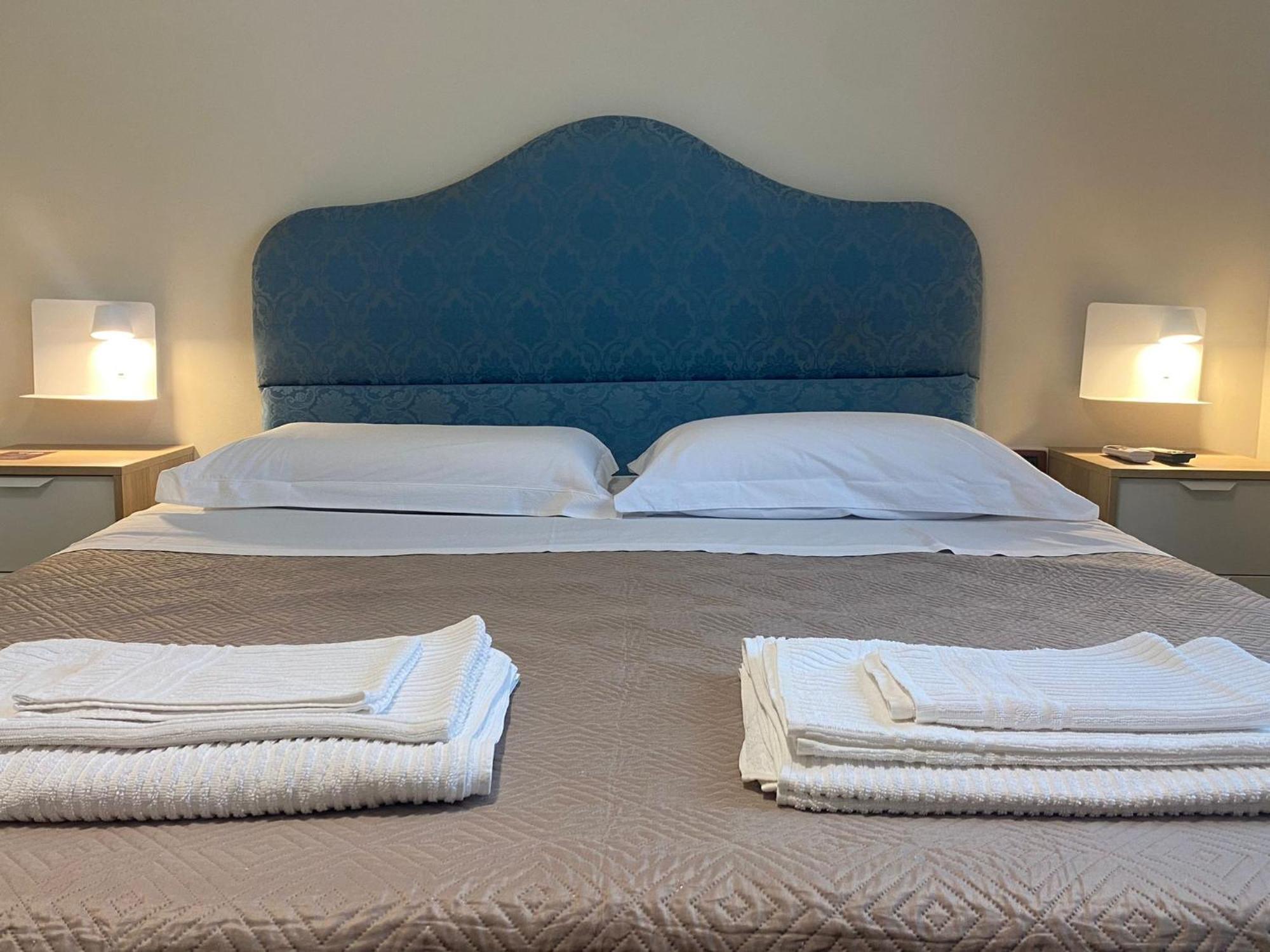 Casa Battisti Messina Guest House In Centro Citta, Ideale Per Famiglie O Gruppi Zewnętrze zdjęcie